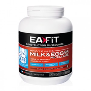 EA FIT Milk & Egg 95 Micellaire Saveur Chocolat 750g Idéal pour le maintien de la masse musculaire 25 shakers Chocolat Riche en protéines et pauvre en sucres