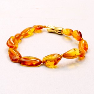 Bracelet d'Ambre Bébé - Perles Longues Fermoir Laiton